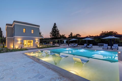 Pool- image 1/11