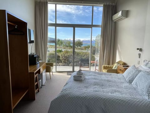 Superior Double Room, Lake View | Soundproofing, free WiFi, bed sheets