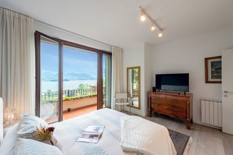 2 bedrooms, laptop workspace, free WiFi, bed sheets