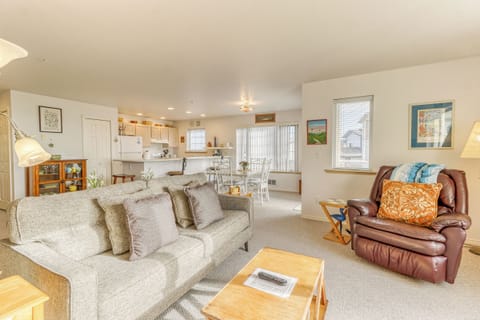 221 Vacation by the Sea