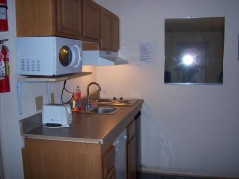 Fridge, microwave, coffee/tea maker