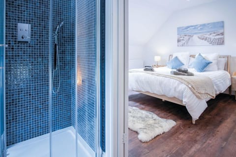 1 bedroom, premium bedding, bed sheets