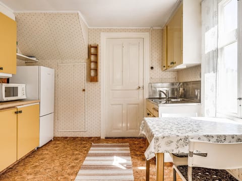 Fridge, microwave, oven, toaster