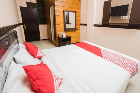 Deluxe Double Room | Free WiFi, bed sheets