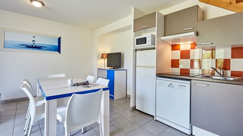 Make a tasty meal in your own kitchen!