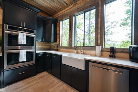 Double oven for preparing meals for large groups