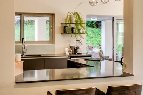 Villa | 5 bedrooms, Internet