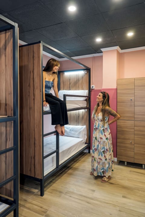 6 Female Dorm | Free WiFi