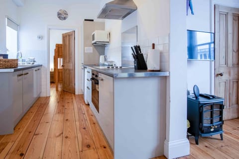 Sea Glass - 2 Bedroom Apartment - Manorbier (25701)