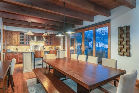 Amazing eat in kitchen and dining area