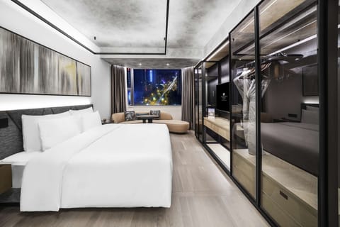 Executive Room | Premium bedding, down comforters, Select Comfort beds, minibar