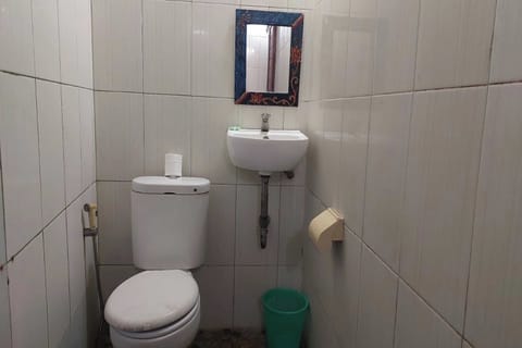 Deluxe Double Room | Bathroom | Shower