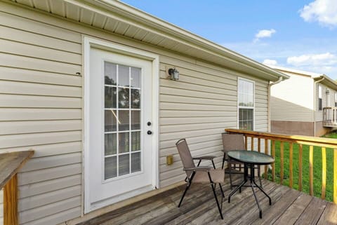 Back deck w/sitting area