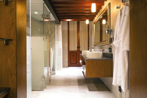 Superior Suite, City View | Bathroom | Shower, rainfall showerhead, designer toiletries, hair dryer
