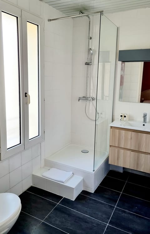 Free toiletries, hair dryer, towels