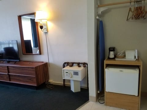 In-room safe, desk, iron/ironing board, rollaway beds