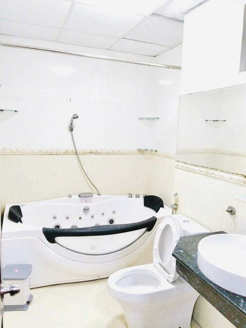 Basic Double Room Single Use | Bathroom | Separate tub and shower, hair dryer, towels, soap