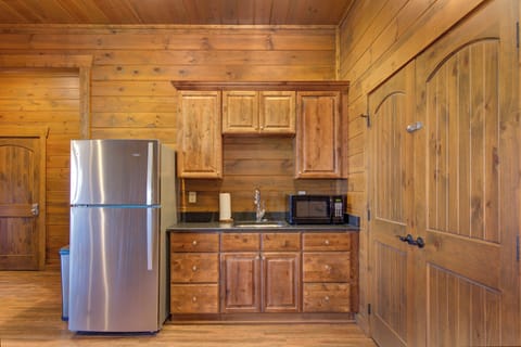 17-17_MajesticOverlook