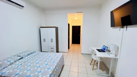 Comfort Suite, 1 Double Bed, Non Smoking, Private Bathroom | Premium bedding, desk, laptop workspace, free WiFi