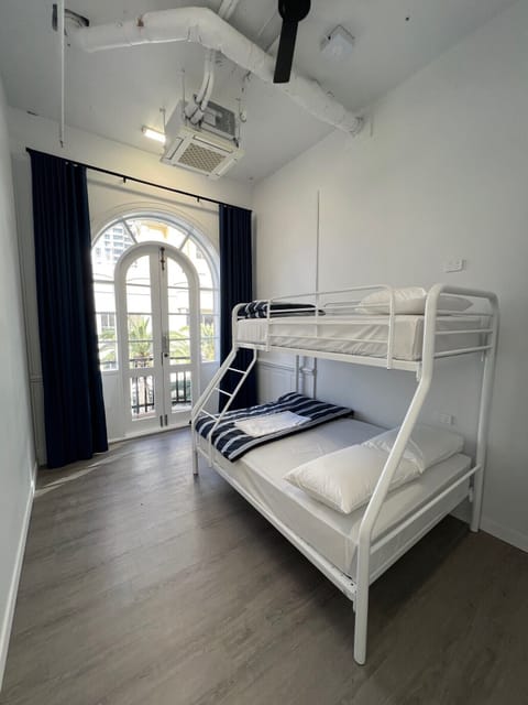 Triple Room, Balcony | Soundproofing, bed sheets