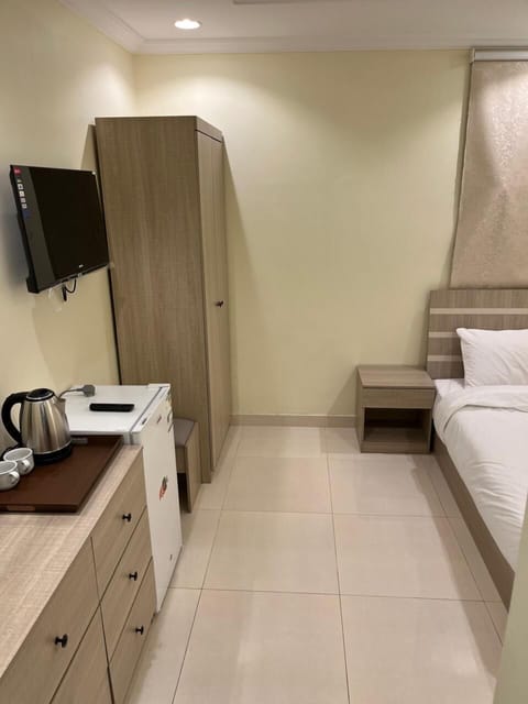 Economy Double or Twin Room, 3 Twin Beds, Private Bathroom | Free WiFi