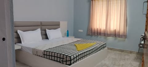 Deluxe Double Room, Multiple Bedrooms, City View | Soundproofing, free WiFi, bed sheets