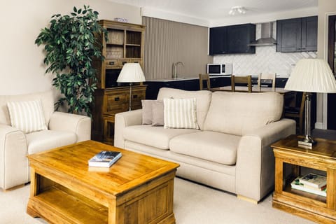 Cottage, 2 Bedrooms | Living area