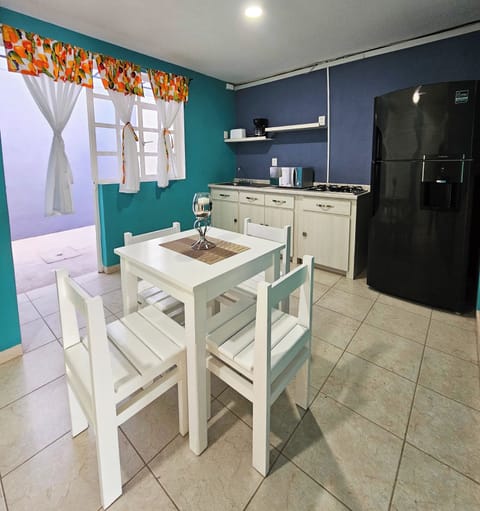 Standard Apartment | Private kitchenette | Griddle, paper towels