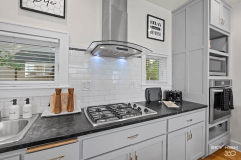 Stovetop, toaster, oven, and microwave