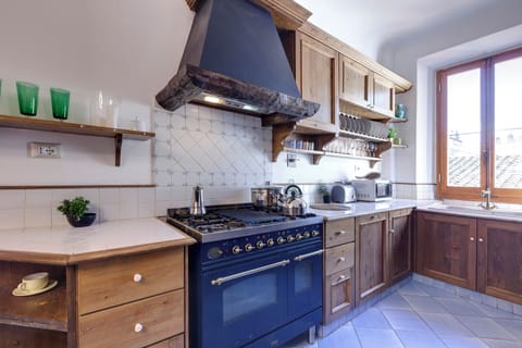 Apartment | Private kitchenette | Fridge, microwave, oven, dishwasher