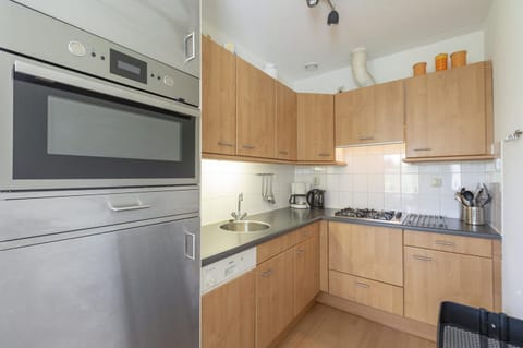 Apartment | Private kitchen | Electric kettle, toaster