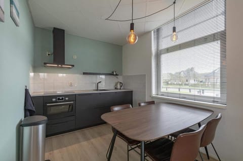 Apartment | Private kitchen | Electric kettle, toaster