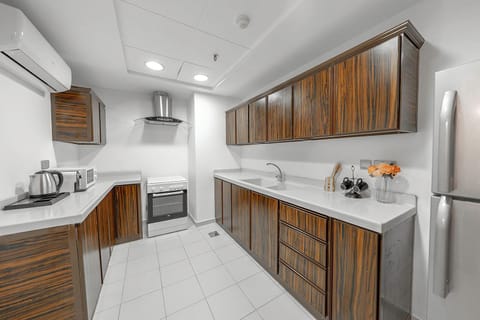 Apartment, Non Smoking, Balcony | Private kitchen | Toaster