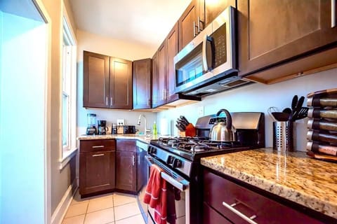 Apartment, 2 Bedrooms | Private kitchen | Fridge, oven, coffee/tea maker