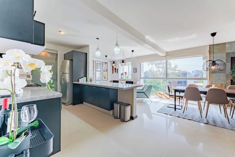 Apartment, 3 Bedrooms, City View | Private kitchen