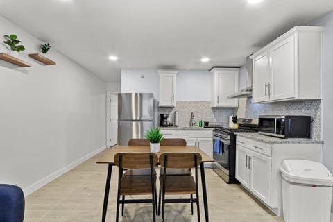 Full Kitchen with Dining Table