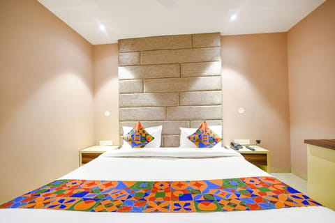 Deluxe Room | Egyptian cotton sheets, premium bedding, in-room safe, free WiFi