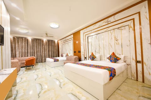 Family Room | Egyptian cotton sheets, premium bedding, in-room safe, free WiFi