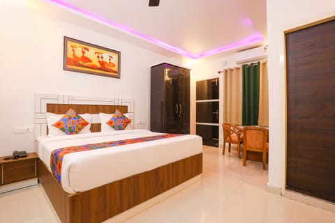 Premium Room | Egyptian cotton sheets, premium bedding, in-room safe, free WiFi