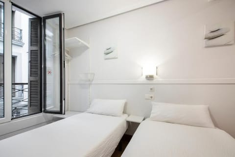 Twin Room, Non Smoking, Private Bathroom | Free WiFi