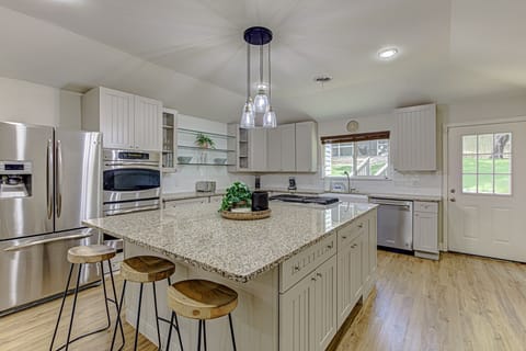 House, Multiple Beds, Kitchen, City View (Barton Hills Stunner) | Private kitchen | Fridge, microwave, oven, stovetop