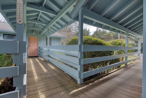 #StayinMyDistrict Cape Arago Oceanfront Guest Suite #StayinMyDistrict #BookDirect