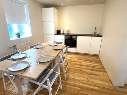 Superior House, 3 Bedrooms | In-room dining