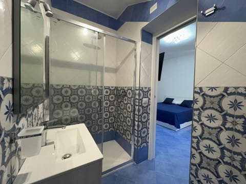 Traditional House | Bathroom | Shower, rainfall showerhead, hair dryer, bidet