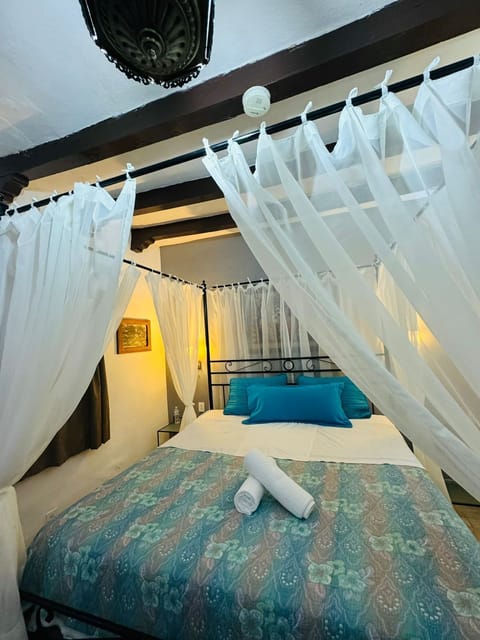 Standard Room, 1 King Bed | Free WiFi, bed sheets