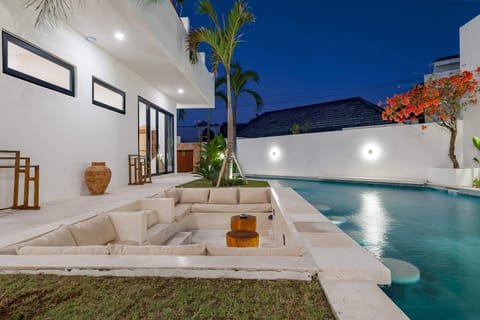 Basic Villa | Pool | Outdoor pool