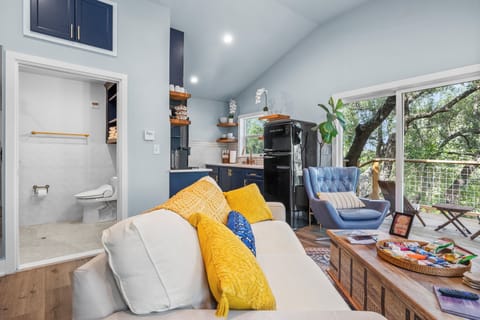 Cottage Living - Pullout Couch