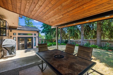 House, 4 Bedrooms | Outdoor dining