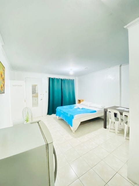 Deluxe Double Room, 1 Bedroom | Desk, laptop workspace, free WiFi, bed sheets