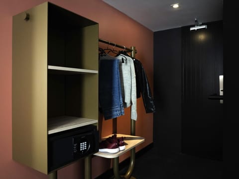 Premium bedding, in-room safe, individually furnished, desk